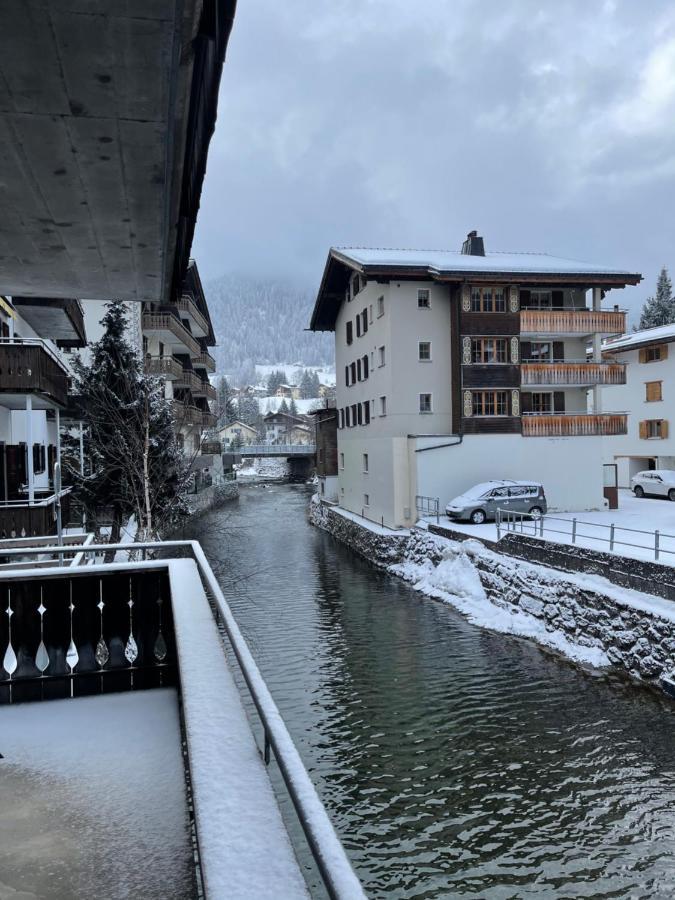 Alpine Retreat: Klosters Center Ski Lodge Exterior photo